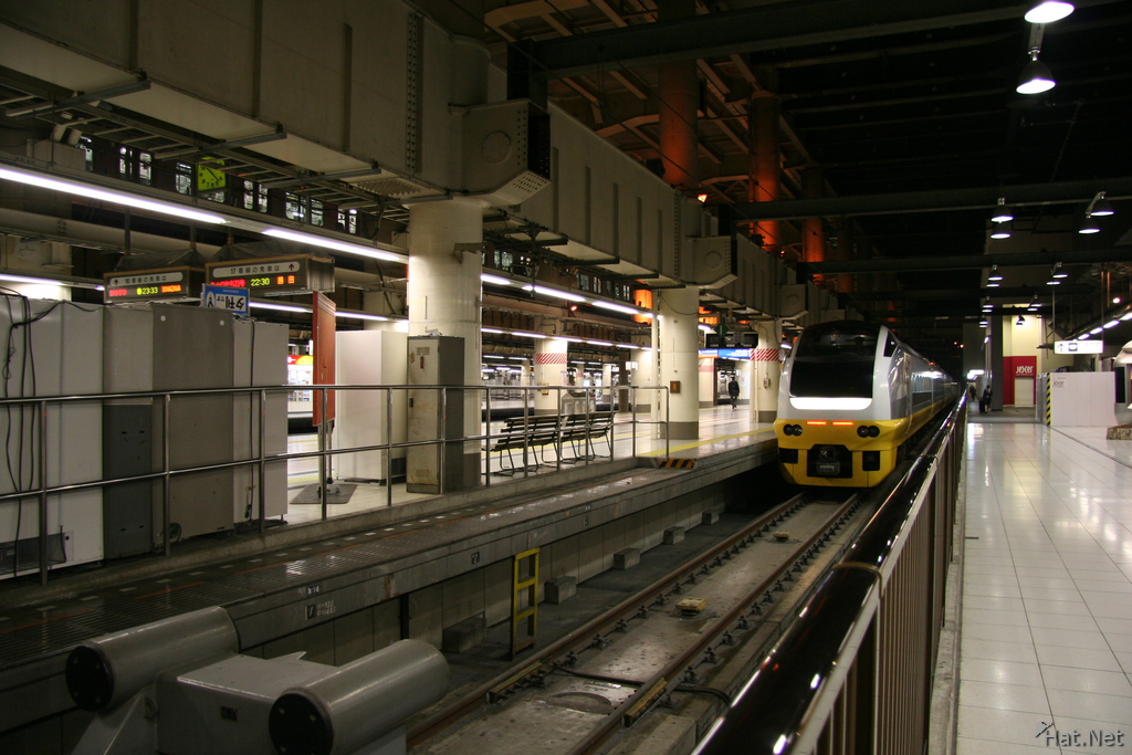 transport--train in akihabara station