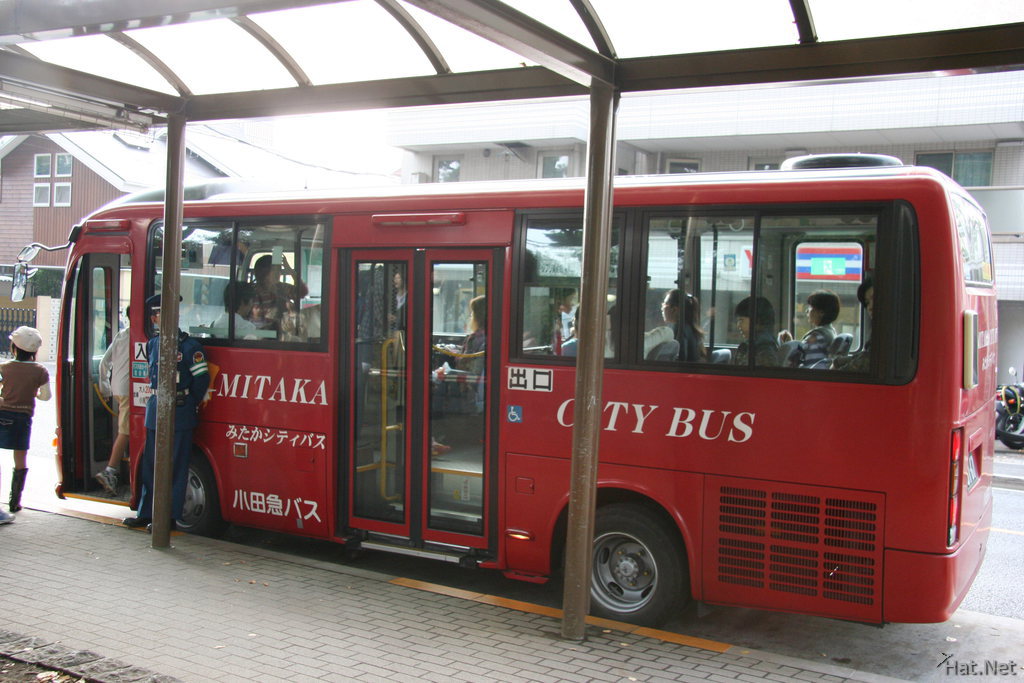 transport--mitaka - red studio bus to train station