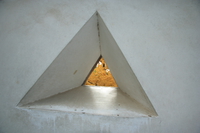 triangular arrow hole 