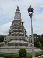 20081017110221_king_suramarit_and_queen_kossomaks_stupa