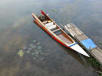 20081023163645_touist_boat_in_river_kwai